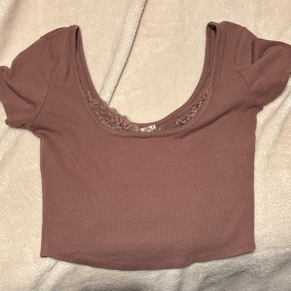 Elegant Mauve Lace-Trimmed Women's Top